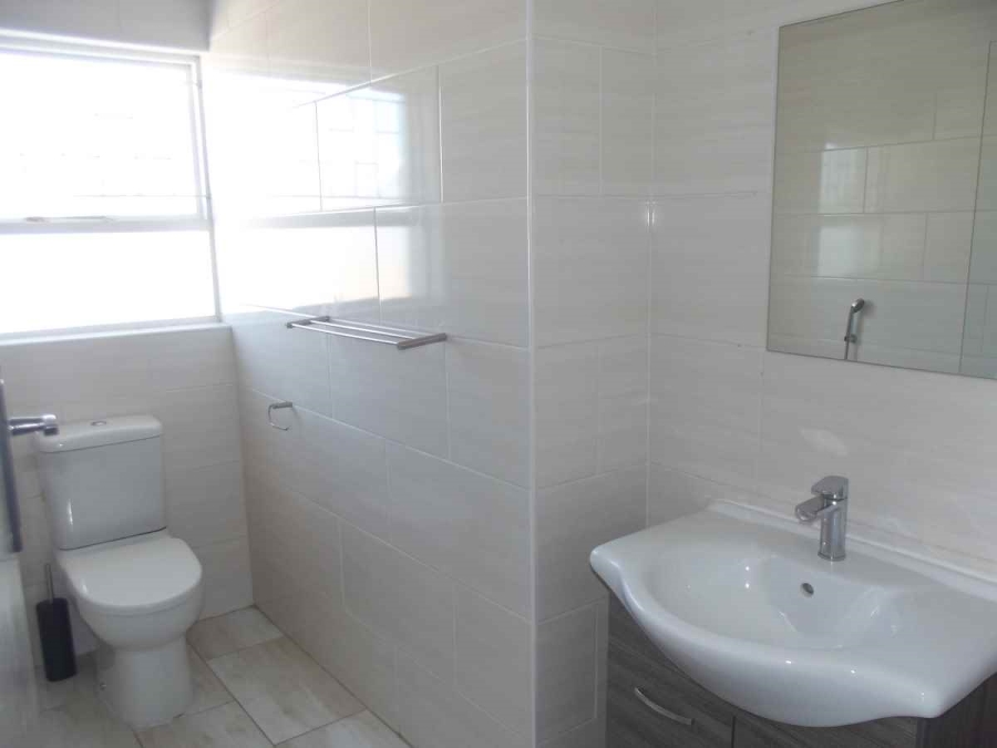 3 Bedroom Property for Sale in Bloubergrant Western Cape